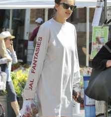 Фото дня: беременная Ирина Шейк в Лос-Анджелесе