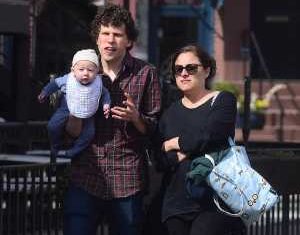 Джесси Айзенберг впервые стал отцом