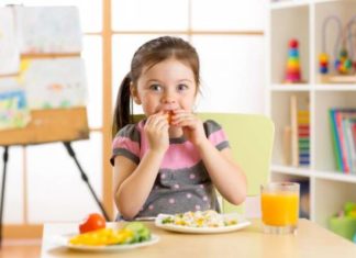 Нужно ли заставлять ребёнка есть?