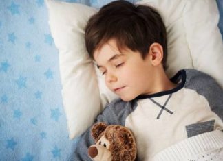 До какого возраста детей нужно укладывать спать днём?