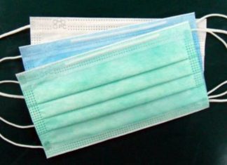 Кто может бесплатно получить маски и перчатки в метро?