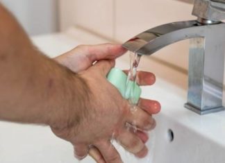 Надо ли часто мыть руки?