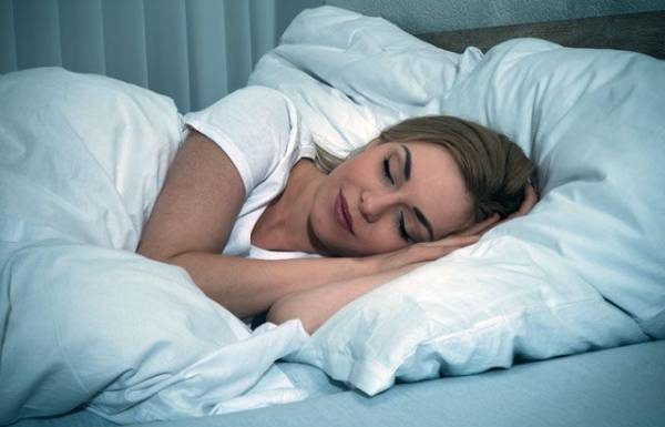 Может ли длительный сон в выходные компенсировать недосып в течение недели?